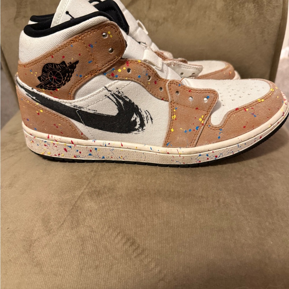 Air Jordan 1 Mid SE
